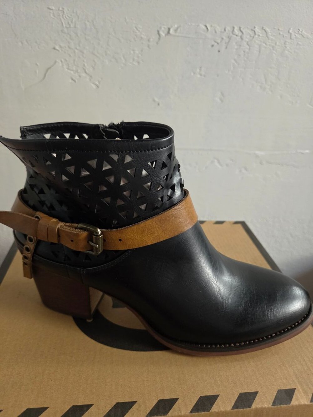 Western Girl ankle boots, Sz 8